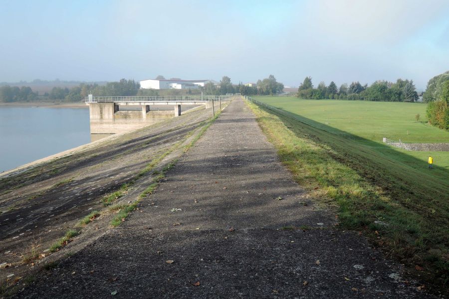 Blick auf den Stausee in Hopfgarten